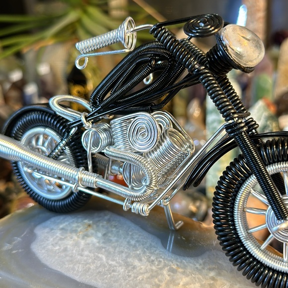 🔥SALE🔥 Hand Made Wire Wrapped Motorcycle! - Picture 12 of 13